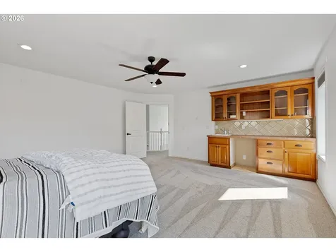 211 W Hazelnut Drive Newberg OR 97132