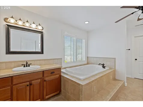 211 W Hazelnut Drive Newberg OR 97132