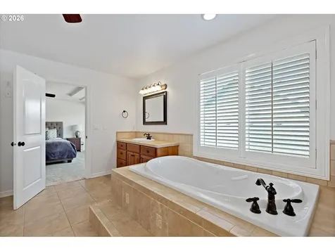211 W Hazelnut Drive Newberg OR 97132