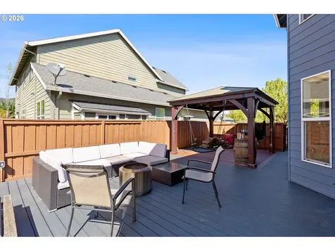 211 W Hazelnut Drive Newberg OR 97132
