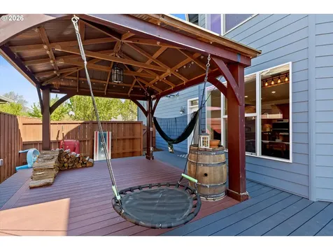 211 W Hazelnut Drive Newberg OR 97132