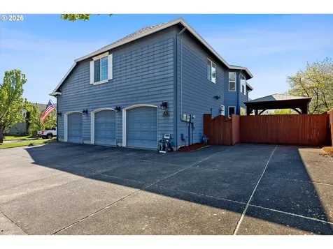 211 W Hazelnut Drive Newberg OR 97132