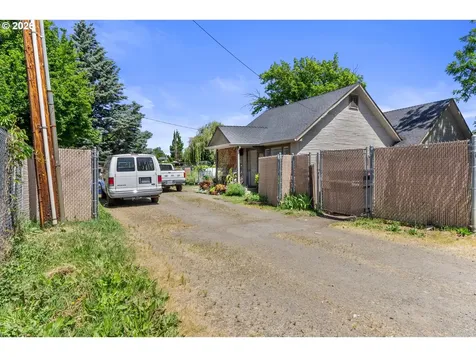 1225 W Main Street Medford OR 97501