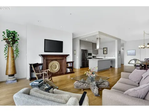 949 NW Overton Street Portland OR 97209