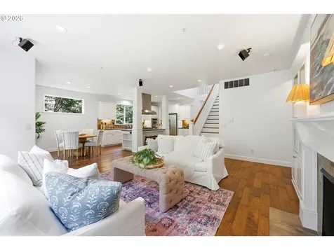 1639 SW Joshua Street Portland OR 97219