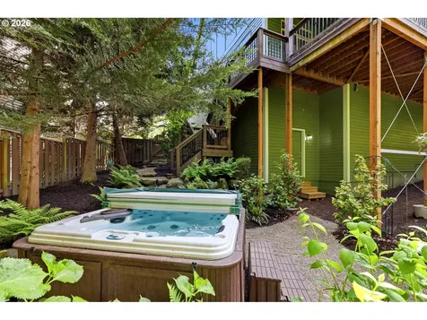 1639 SW Joshua Street Portland OR 97219