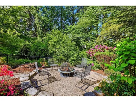 1639 SW Joshua Street Portland OR 97219