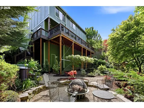 1639 SW Joshua Street Portland OR 97219