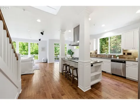 1639 SW Joshua Street Portland OR 97219