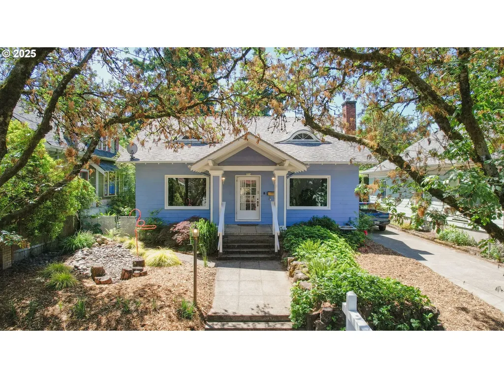 3914 SE Ivon Street Portland OR 97202