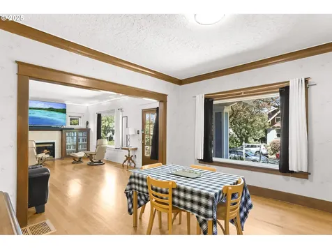 3914 SE Ivon Street Portland OR 97202