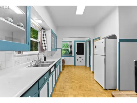 3914 SE Ivon Street Portland OR 97202