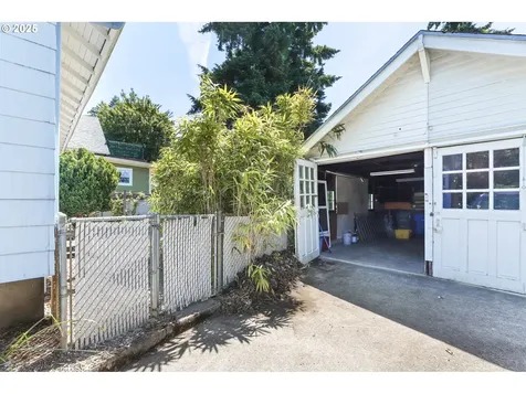 3914 SE Ivon Street Portland OR 97202