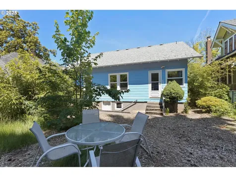 3914 SE Ivon Street Portland OR 97202