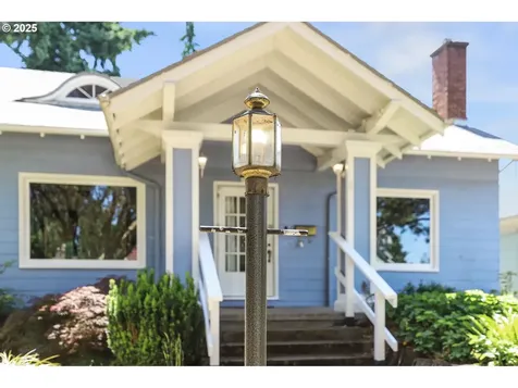 3914 SE Ivon Street Portland OR 97202