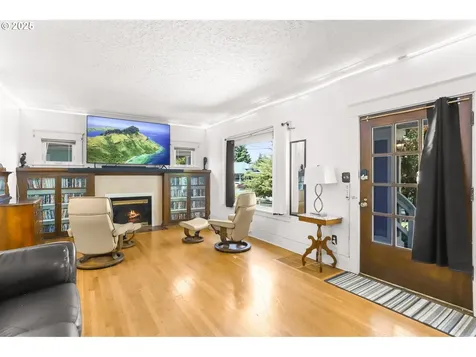 3914 SE Ivon Street Portland OR 97202