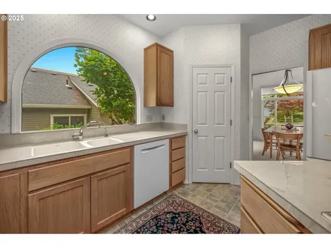 7079 SW Arranmore Way Portland OR 97223