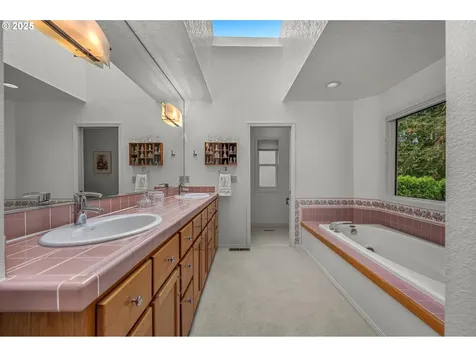 7079 SW Arranmore Way Portland OR 97223