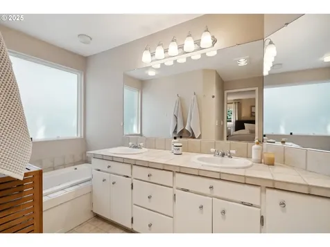 5189 Coventry Court Lake Oswego OR 97035