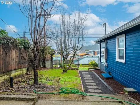 428 Elm Avenue Reedsport OR 97467