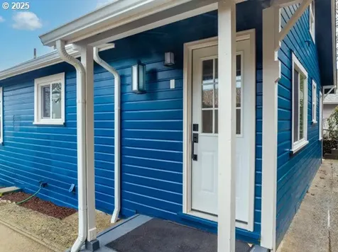 428 Elm Avenue Reedsport OR 97467