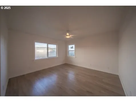 428 Elm Avenue Reedsport OR 97467