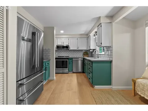 2211 SW Marigold Street Portland OR 97219