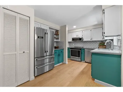 2211 SW Marigold Street Portland OR 97219