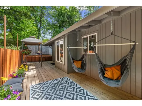 2211 SW Marigold Street Portland OR 97219