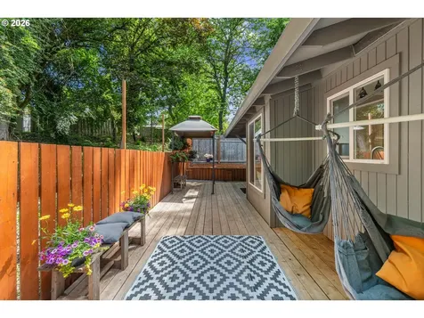 2211 SW Marigold Street Portland OR 97219