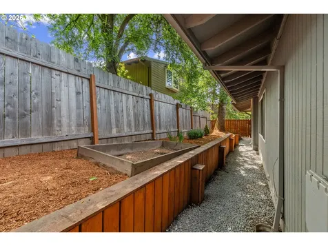 2211 SW Marigold Street Portland OR 97219