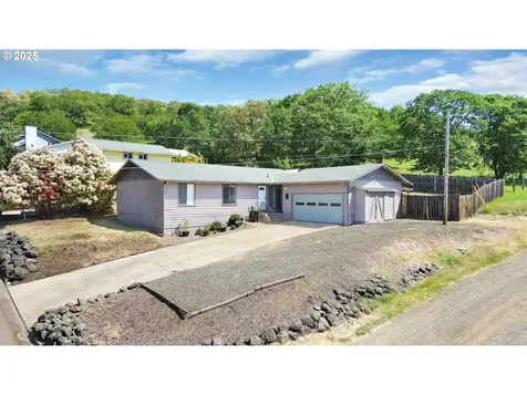 1769 NE Todd Street Roseburg OR 97470