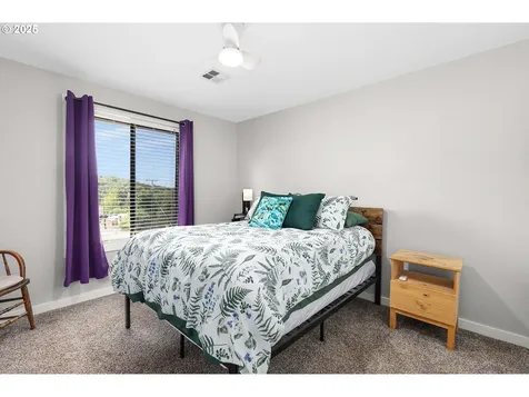 1769 NE Todd Street Roseburg OR 97470