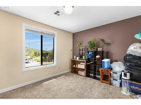 1769 NE Todd Street Roseburg OR 97470