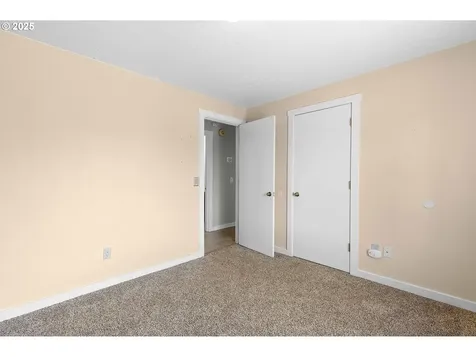 1769 NE Todd Street Roseburg OR 97470