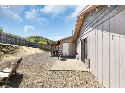 1769 NE Todd Street Roseburg OR 97470
