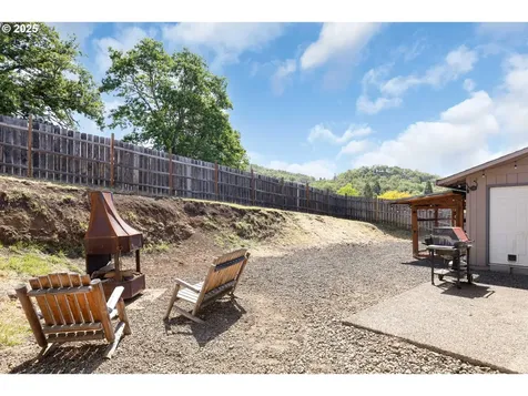 1769 NE Todd Street Roseburg OR 97470