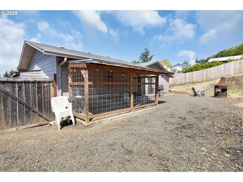 1769 NE Todd Street Roseburg OR 97470