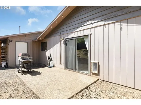 1769 NE Todd Street Roseburg OR 97470