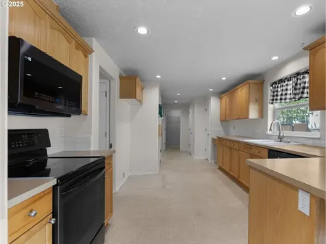 15262 Penny Avenue Sandy OR 97055