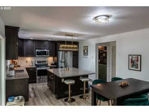 4364 Fox Hollow Road Eugene OR 97405