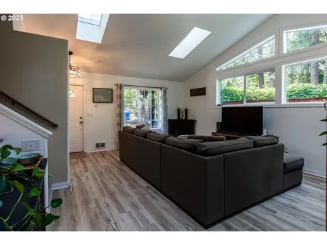 4364 Fox Hollow Road Eugene OR 97405