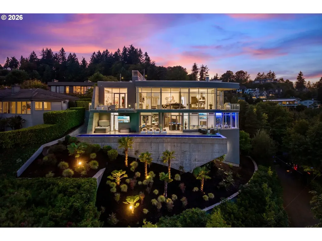 1305 SW Myrtle Court Portland OR 97201