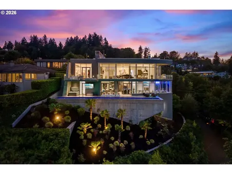 1305 SW Myrtle Court Portland OR 97201