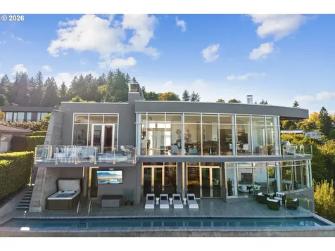 1305 SW Myrtle Court Portland OR 97201