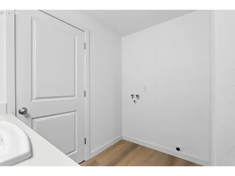 1024 56th Street Springfield OR 97478