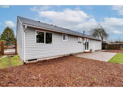 1024 56th Street Springfield OR 97478
