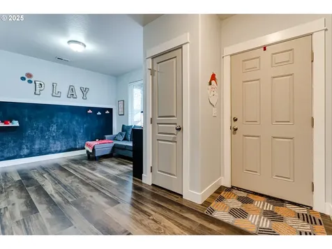 4685 Glacier Meadows Loop Springfield OR 97478