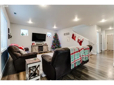 4685 Glacier Meadows Loop Springfield OR 97478