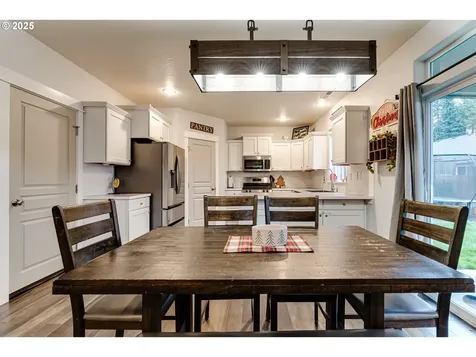 4685 Glacier Meadows Loop Springfield OR 97478